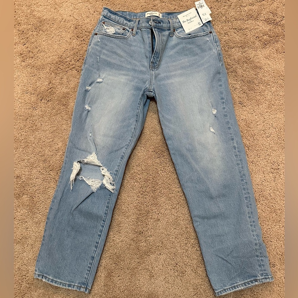 Abercrombie and Fitch Boyfriend Mid Rise Jeans NWT